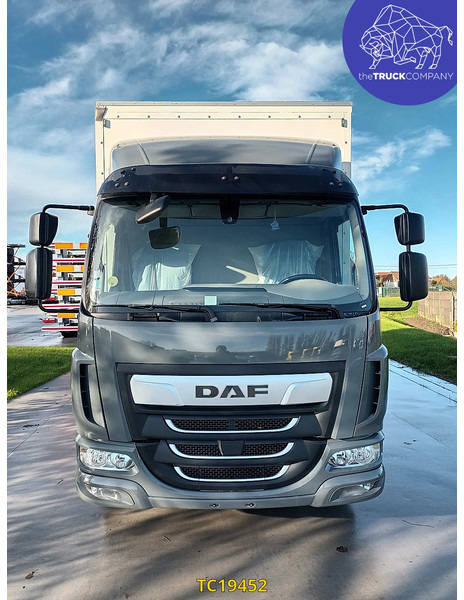 DAF LF 210 - Dobozos felépítményű teherautó: 2 kép. DAF LF 210 - Dobozos felépítményű teherautó: 2 kép.