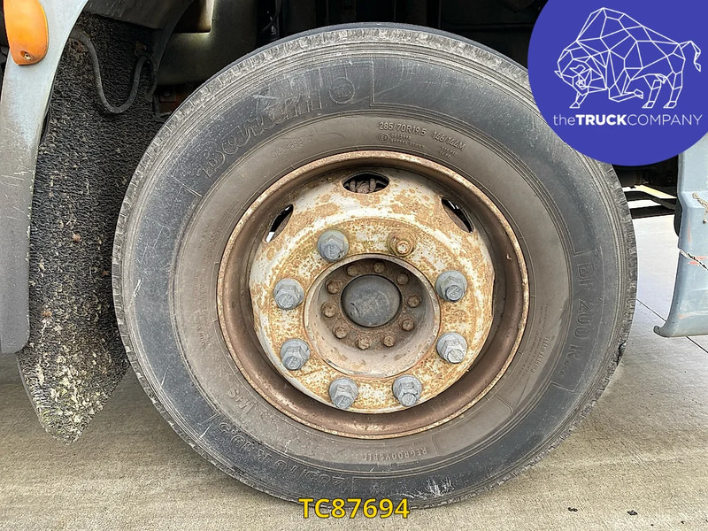 DAF LF 55 220 - Dobozos felépítményű teherautó: 3 kép. DAF LF 55 220 - Dobozos felépítményű teherautó: 3 kép.