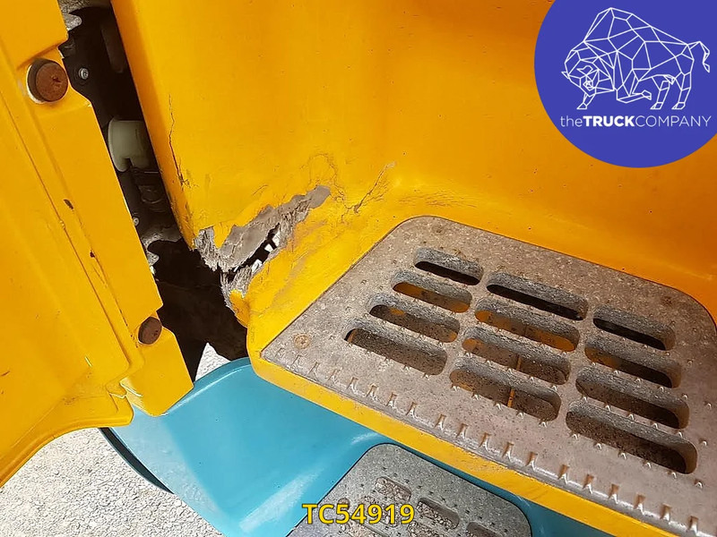 DAF XF 105 410 - Platós teherautó: 3 kép. DAF XF 105 410 - Platós teherautó: 3 kép.