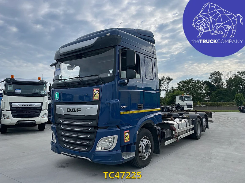 DAF XF Euro6 480 - Cserefelépítményes teherautó: 1 kép. DAF XF Euro6 480 - Cserefelépítményes teherautó: 1 kép.
