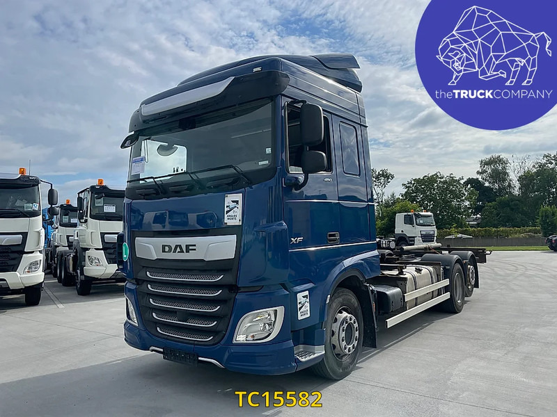 DAF XF Euro6 480 - Cserefelépítményes teherautó: 1 kép. DAF XF Euro6 480 - Cserefelépítményes teherautó: 1 kép.