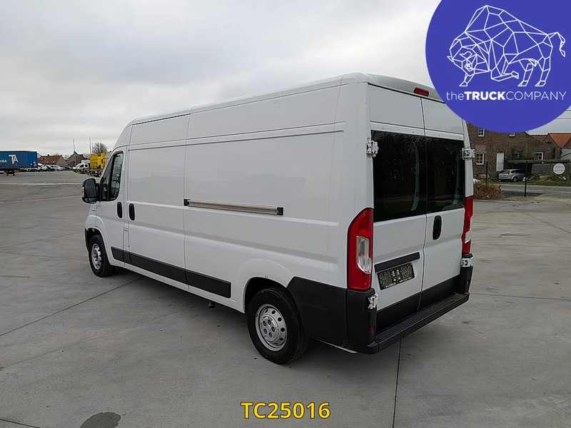 Fiat Ducato 2.0 Multijet L3H2 - Furgon: 3 kép. Fiat Ducato 2.0 Multijet L3H2 - Furgon: 3 kép.