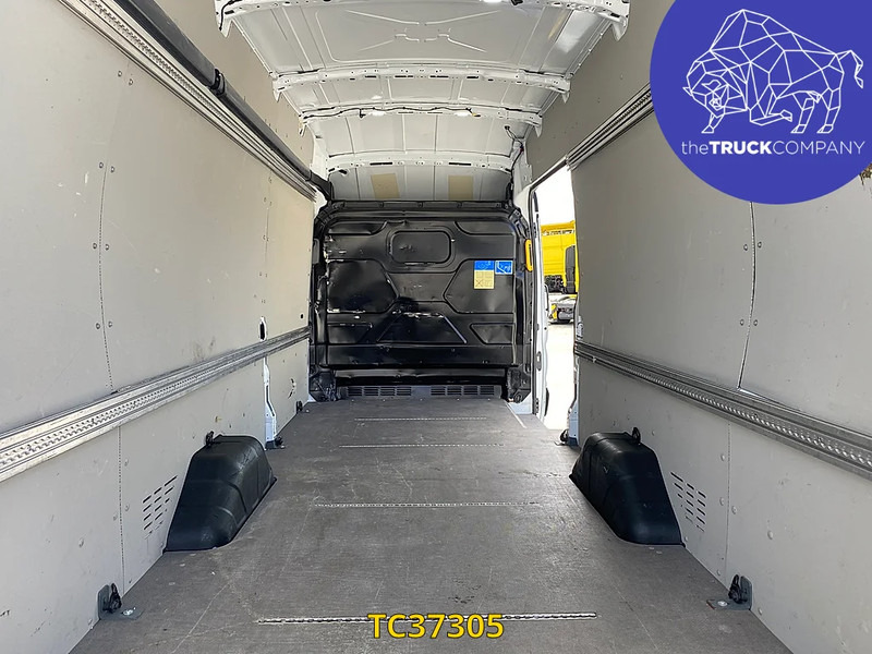 Ford Transit 2.0 TDCI TREND L4 H3 - Furgon: 3 kép. Ford Transit 2.0 TDCI TREND L4 H3 - Furgon: 3 kép.