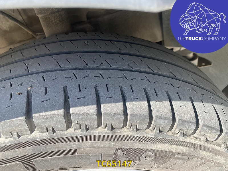 Ford Transit 2.2 TDCI L2 H2 - AIRCO - Furgon: 4 kép. Ford Transit 2.2 TDCI L2 H2 - AIRCO - Furgon: 4 kép.