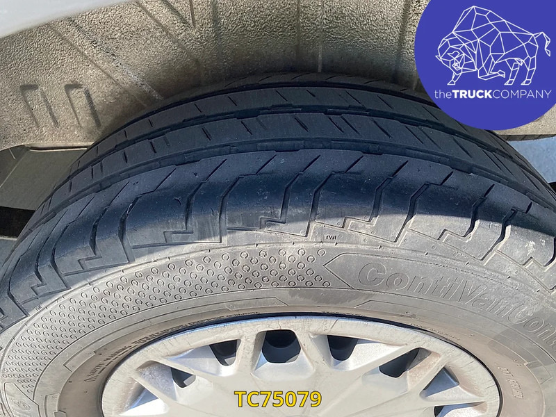 Ford Transit 2.2 TDCI L2 H2 AIRCO - Furgon: 5 kép. Ford Transit 2.2 TDCI L2 H2 AIRCO - Furgon: 5 kép.
