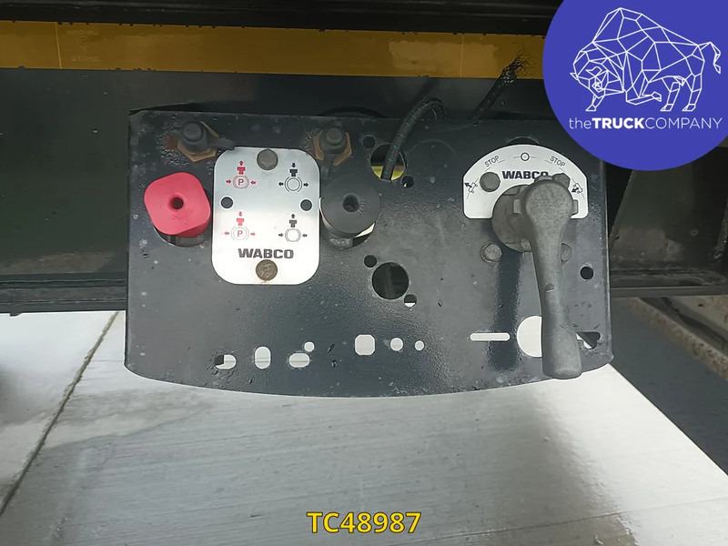 Hoet Trailers - Ponyvás félpótkocsi: 3 kép. Hoet Trailers - Ponyvás félpótkocsi: 3 kép.