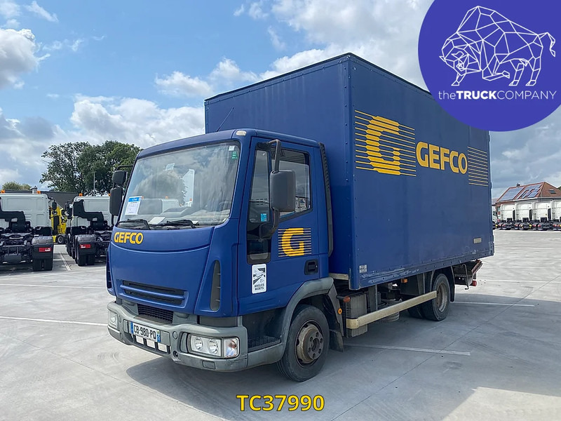 Dobozos felépítményű teherautó Iveco EUROCARGO: 1 kép.