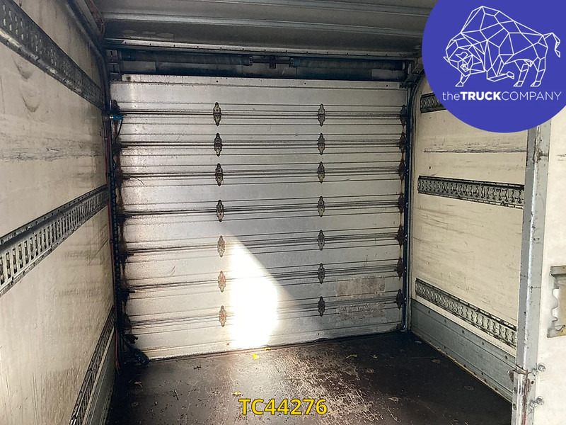 Iveco EuroCargo 100 E15 - Dobozos felépítményű teherautó: 4 kép. Iveco EuroCargo 100 E15 - Dobozos felépítményű teherautó: 4 kép.