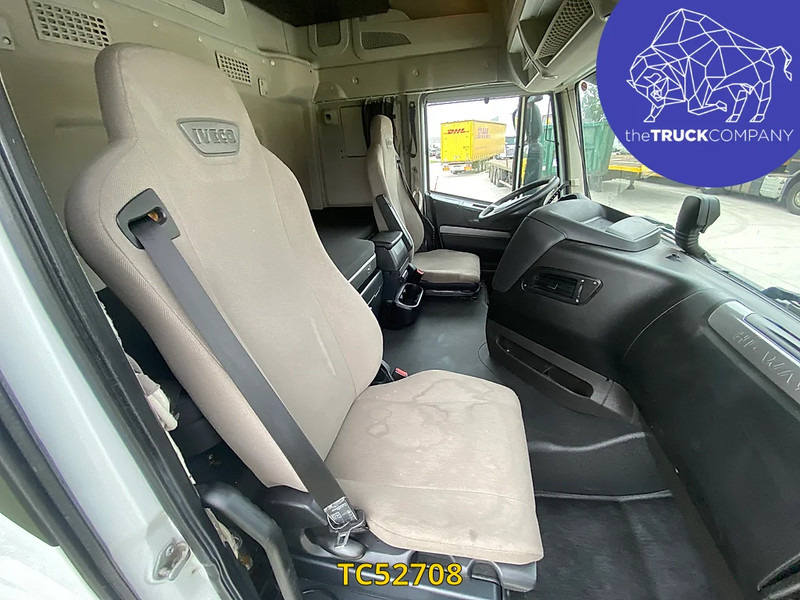 Iveco Stralis - Ponyvás teherautó: 5 kép. Iveco Stralis - Ponyvás teherautó: 5 kép.