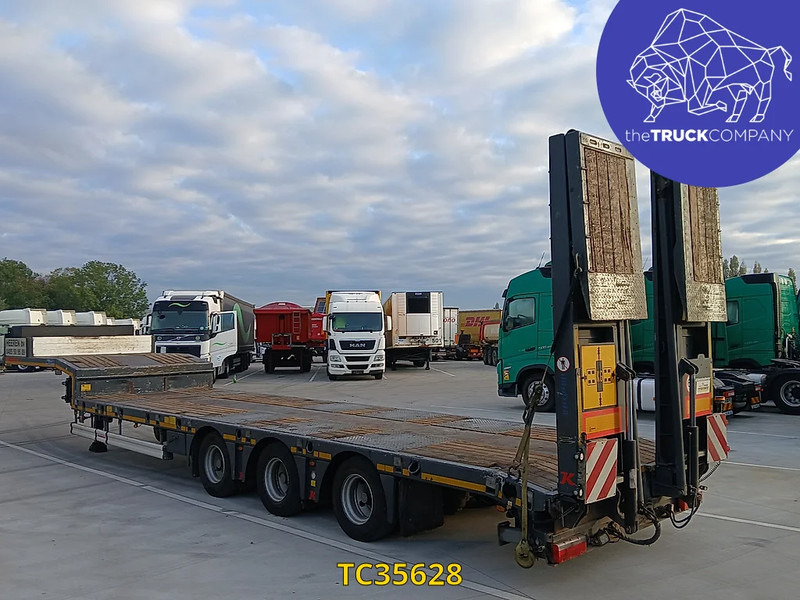 Kässbohrer SLA 3 - Félpótkocsi mélybölcsős: 3 kép. Kässbohrer SLA 3 - Félpótkocsi mélybölcsős: 3 kép.