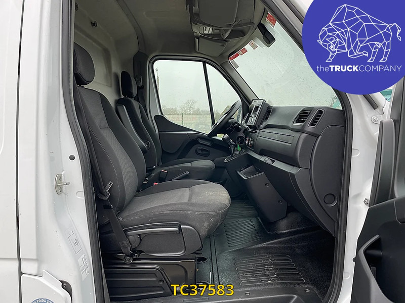Renault Master 145 - Kisteherautó: 4 kép. Renault Master 145 - Kisteherautó: 4 kép.