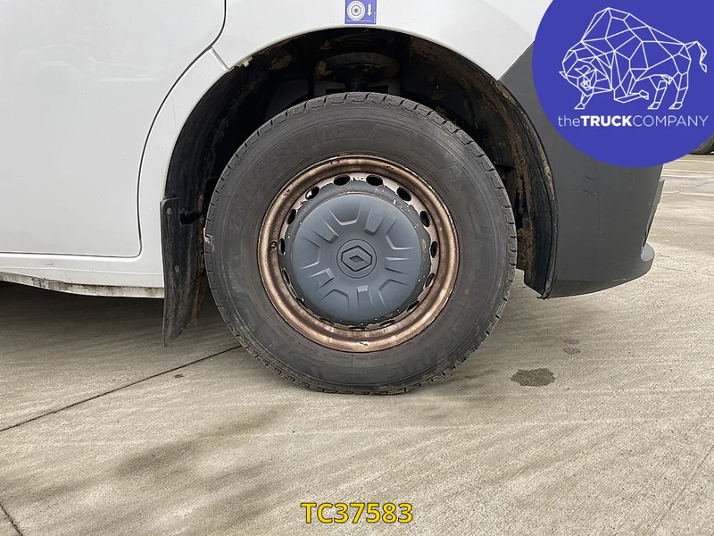 Renault Master 145 - Kisteherautó: 3 kép. Renault Master 145 - Kisteherautó: 3 kép.