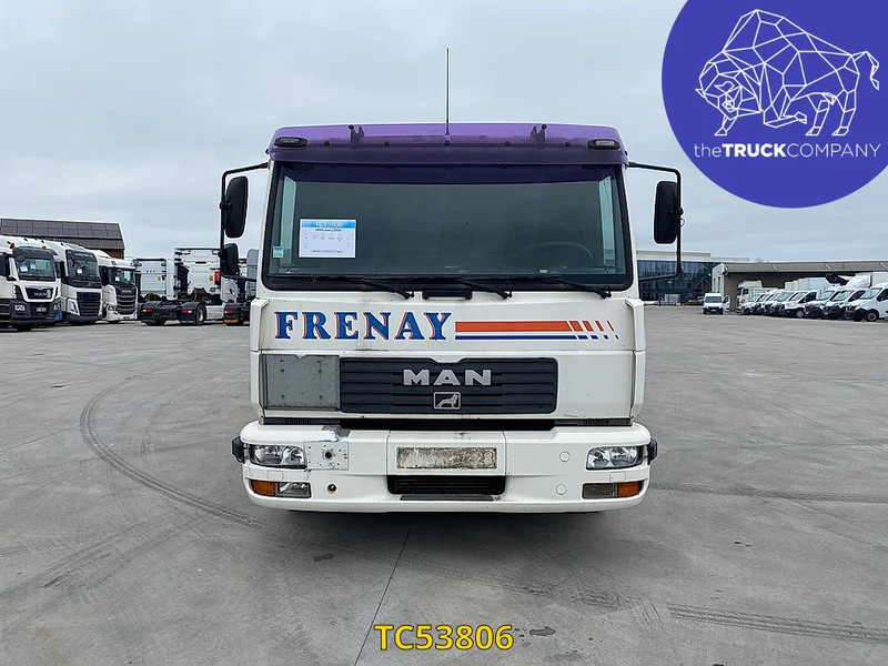 MAN L 2000 12.220 - Tartályos teherautó: 2 kép. MAN L 2000 12.220 - Tartályos teherautó: 2 kép.