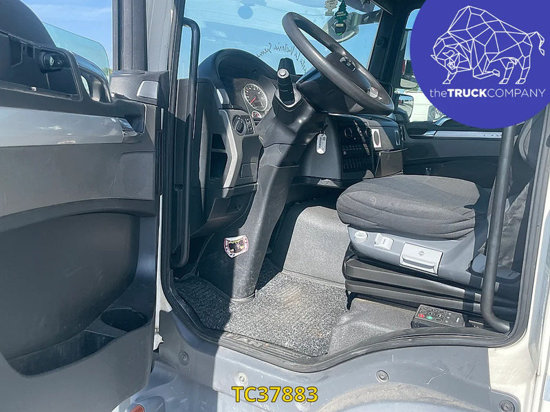 MAN TGL 220 - Ponyvás teherautó: 3 kép. MAN TGL 220 - Ponyvás teherautó: 3 kép.