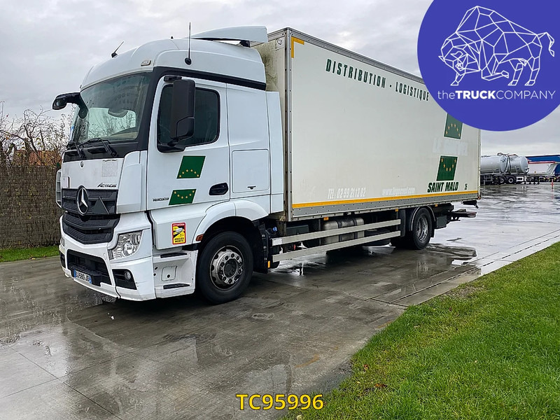 Mercedes-Benz Actros 1832 - Dobozos felépítményű teherautó: 1 kép. Mercedes-Benz Actros 1832 - Dobozos felépítményű teherautó: 1 kép.