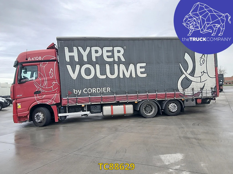 Mercedes-Benz Actros 2648 - Ponyvás teherautó: 2 kép. Mercedes-Benz Actros 2648 - Ponyvás teherautó: 2 kép.