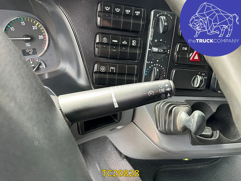 Mercedes-Benz Actros 2655 - Billenőplatós teherautó: 2 kép. Mercedes-Benz Actros 2655 - Billenőplatós teherautó: 2 kép.