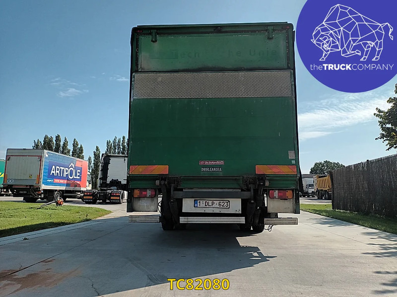 Mercedes-Benz Atego 1018 - Dobozos felépítményű teherautó: 4 kép. Mercedes-Benz Atego 1018 - Dobozos felépítményű teherautó: 4 kép.