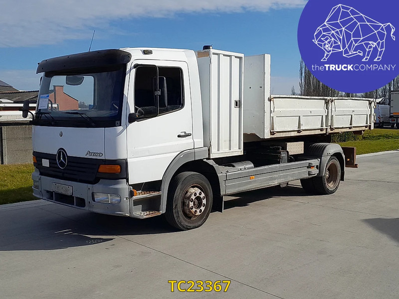 Mercedes-Benz Atego 1217 - Cserefelépítményes teherautó: 1 kép. Mercedes-Benz Atego 1217 - Cserefelépítményes teherautó: 1 kép.