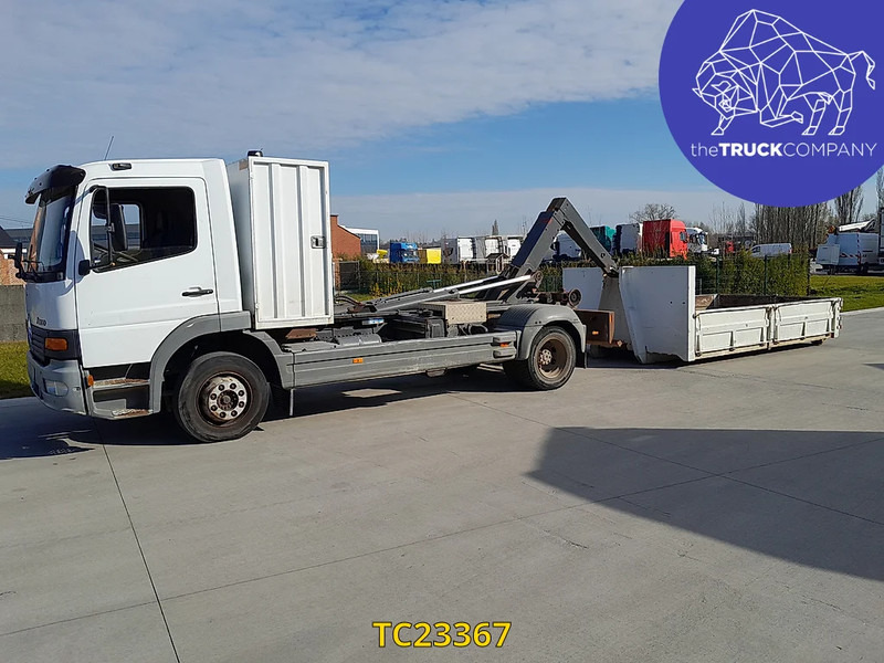 Mercedes-Benz Atego 1217 - Cserefelépítményes teherautó: 5 kép. Mercedes-Benz Atego 1217 - Cserefelépítményes teherautó: 5 kép.