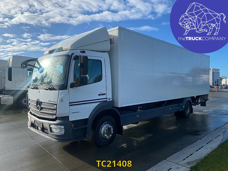 Mercedes-Benz Atego 1223 - Hűtős teherautó: 1 kép. Mercedes-Benz Atego 1223 - Hűtős teherautó: 1 kép.