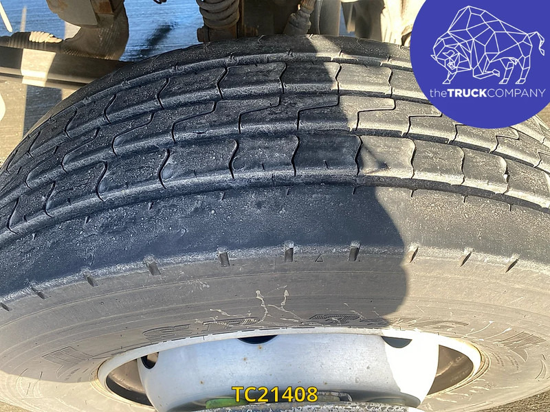 Mercedes-Benz Atego 1223 - Hűtős teherautó: 2 kép. Mercedes-Benz Atego 1223 - Hűtős teherautó: 2 kép.