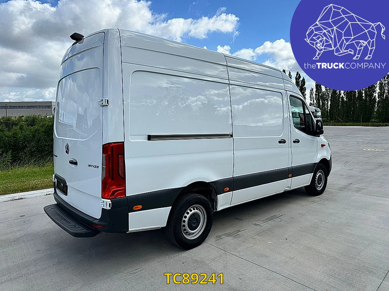 Mercedes-Benz Sprinter 317 CDI L2H2 - Furgon: 3 kép. Mercedes-Benz Sprinter 317 CDI L2H2 - Furgon: 3 kép.