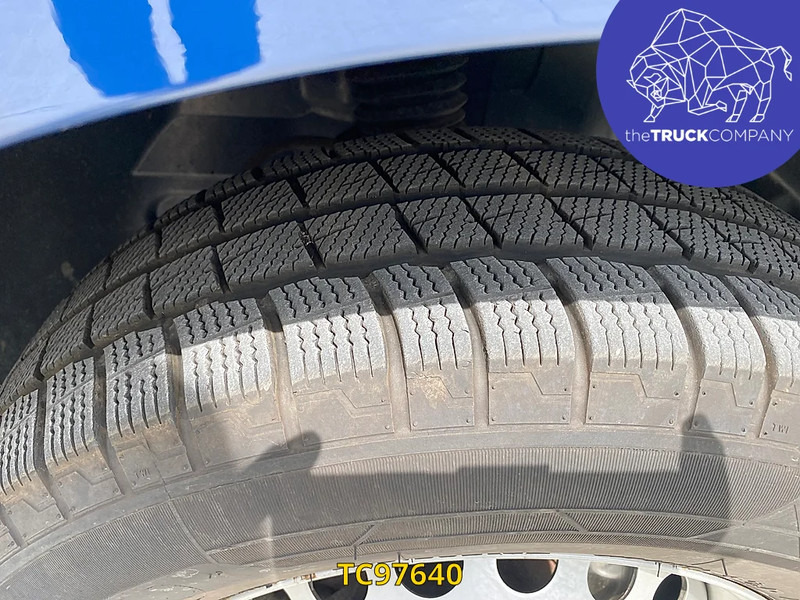 Mercedes-Benz Sprinter - Furgon: 4 kép. Mercedes-Benz Sprinter - Furgon: 4 kép.