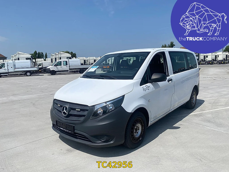 Mercedes-Benz Vito 111 CDI MINIBUS 9 SEATS - Minibusz, Kisbusz: 1 kép. Mercedes-Benz Vito 111 CDI MINIBUS 9 SEATS - Minibusz, Kisbusz: 1 kép.
