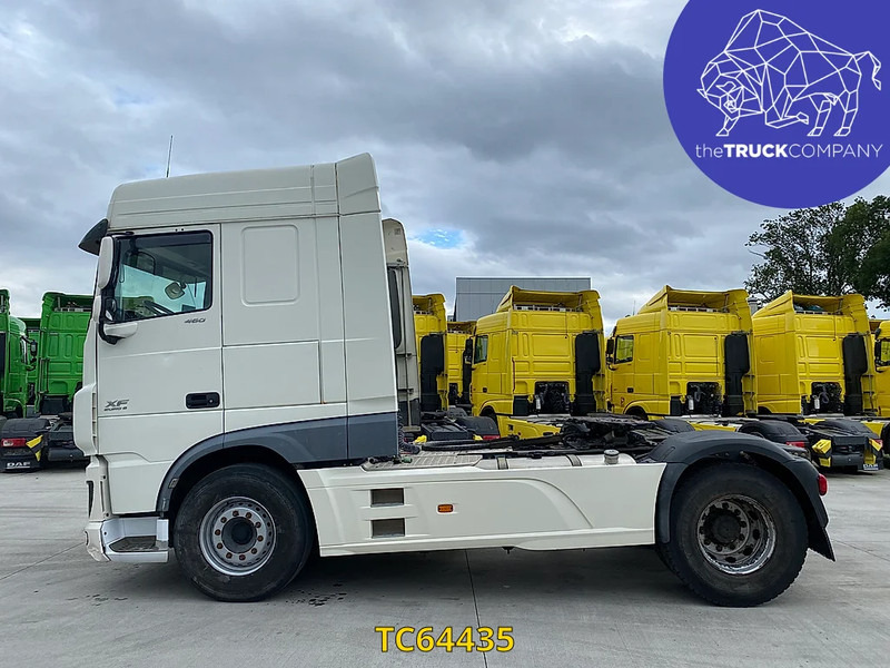 DAF XF 105 460 - Nyergesvontató: 2 kép. DAF XF 105 460 - Nyergesvontató: 2 kép.
