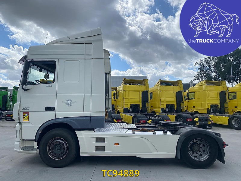 DAF XF 105 460 - Nyergesvontató: 2 kép. DAF XF 105 460 - Nyergesvontató: 2 kép.