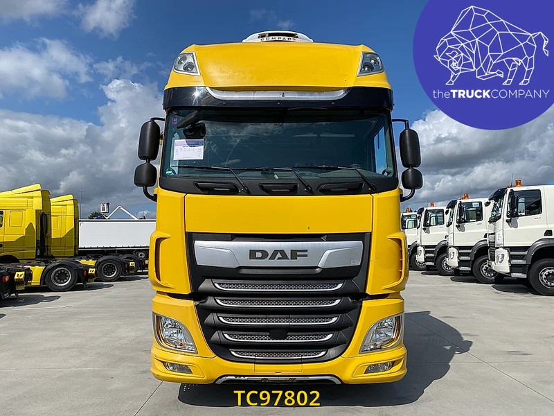 DAF XF 105 480 - Nyergesvontató: 2 kép. DAF XF 105 480 - Nyergesvontató: 2 kép.