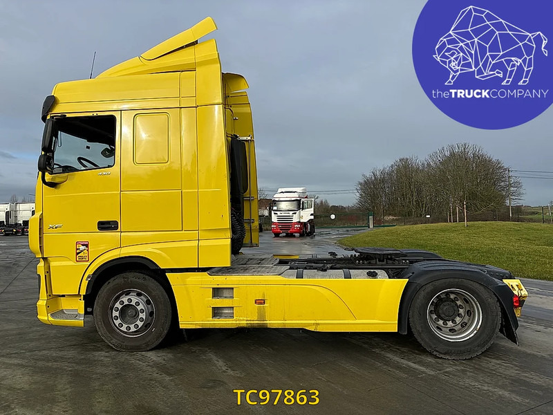 DAF XF Euro6 430 - Nyergesvontató: 2 kép. DAF XF Euro6 430 - Nyergesvontató: 2 kép.
