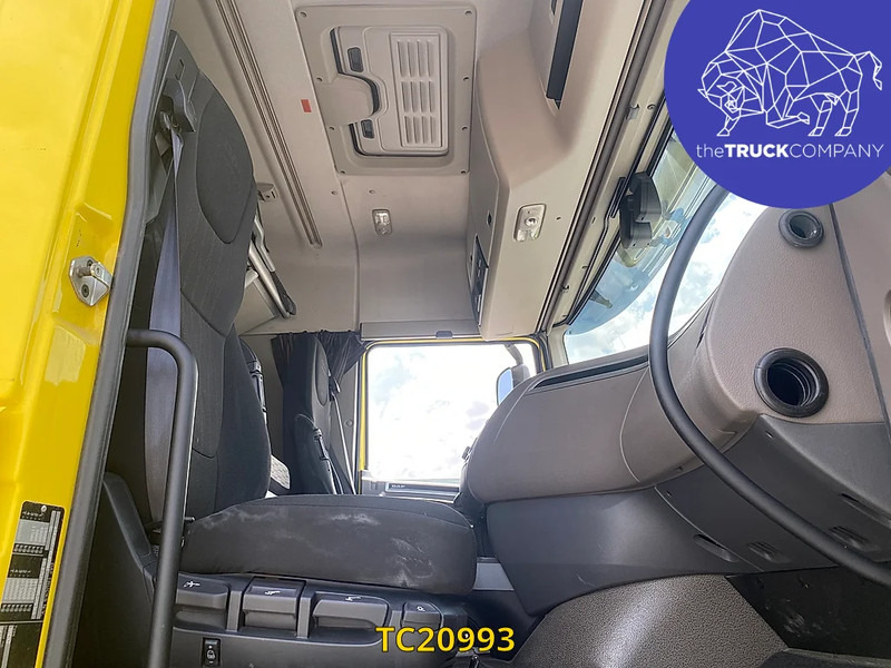 DAF XF Euro6 430 - Nyergesvontató: 4 kép. DAF XF Euro6 430 - Nyergesvontató: 4 kép.