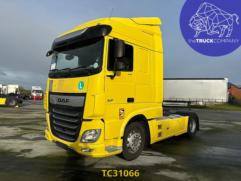 DAF XF Euro6 430 - Nyergesvontató: 1 kép. DAF XF Euro6 430 - Nyergesvontató: 1 kép.