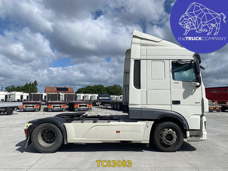 DAF XF Euro6 450 - Nyergesvontató: 2 kép. DAF XF Euro6 450 - Nyergesvontató: 2 kép.