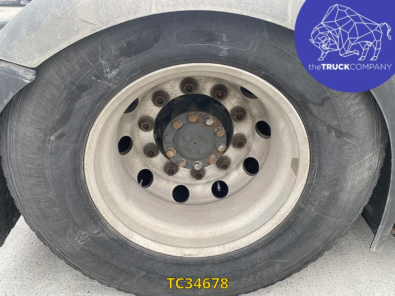 DAF XF Euro6 450 - Nyergesvontató: 4 kép. DAF XF Euro6 450 - Nyergesvontató: 4 kép.
