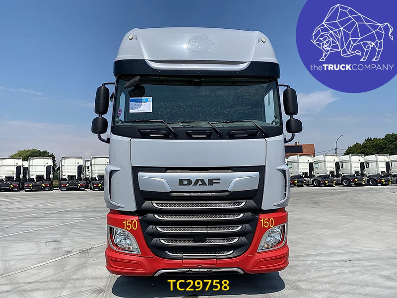 DAF XF Euro6 450 - Nyergesvontató: 2 kép. DAF XF Euro6 450 - Nyergesvontató: 2 kép.