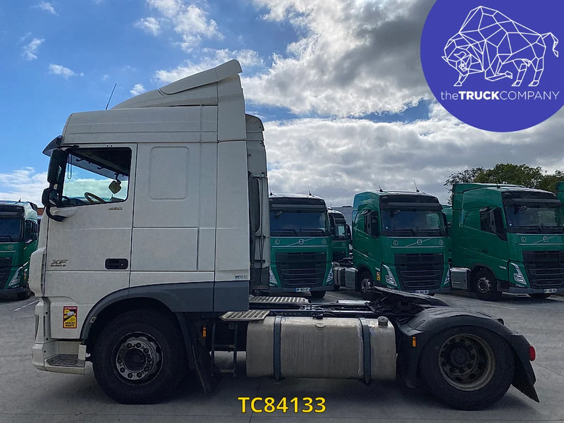 DAF XF Euro6 460 - Nyergesvontató: 2 kép. DAF XF Euro6 460 - Nyergesvontató: 2 kép.