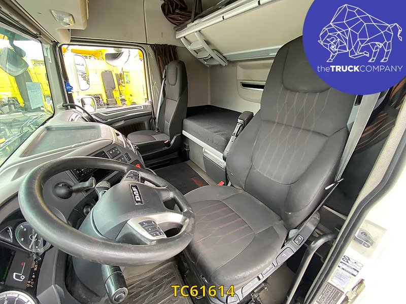 DAF XF Euro6 480 - Nyergesvontató: 5 kép. DAF XF Euro6 480 - Nyergesvontató: 5 kép.