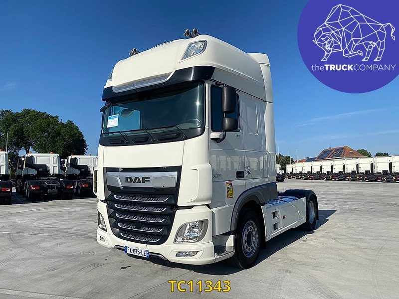 DAF XF Euro6 530 - Nyergesvontató: 1 kép. DAF XF Euro6 530 - Nyergesvontató: 1 kép.