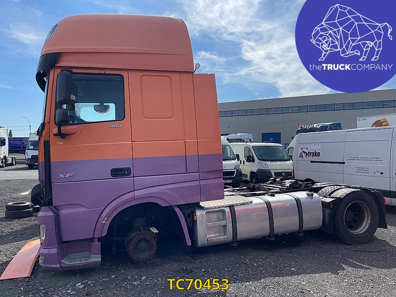 DAF XF Euro6 - Nyergesvontató: 2 kép. DAF XF Euro6 - Nyergesvontató: 2 kép.