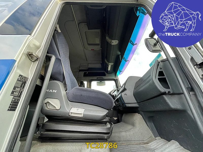MAN TGA 430 - Nyergesvontató: 4 kép. MAN TGA 430 - Nyergesvontató: 4 kép.