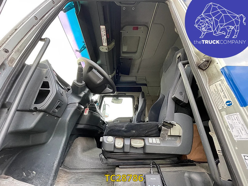 MAN TGA 430 - Nyergesvontató: 3 kép. MAN TGA 430 - Nyergesvontató: 3 kép.