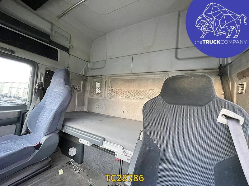 MAN TGA 430 - Nyergesvontató: 2 kép. MAN TGA 430 - Nyergesvontató: 2 kép.