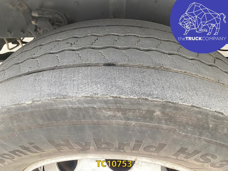 MAN TGX 440 - Nyergesvontató: 4 kép. MAN TGX 440 - Nyergesvontató: 4 kép.