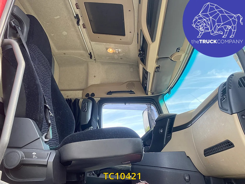 Mercedes-Benz Actros 1842 - Nyergesvontató: 5 kép. Mercedes-Benz Actros 1842 - Nyergesvontató: 5 kép.