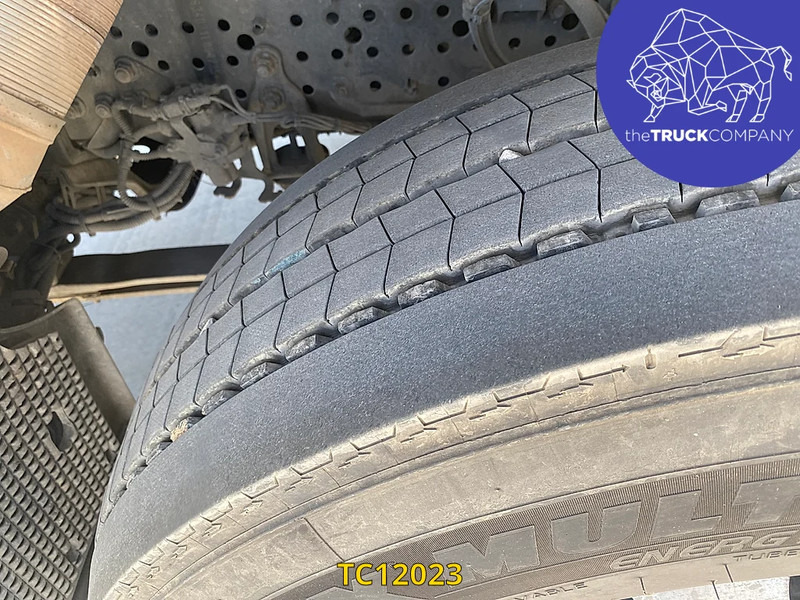 Mercedes-Benz Actros 1842 - Nyergesvontató: 3 kép. Mercedes-Benz Actros 1842 - Nyergesvontató: 3 kép.