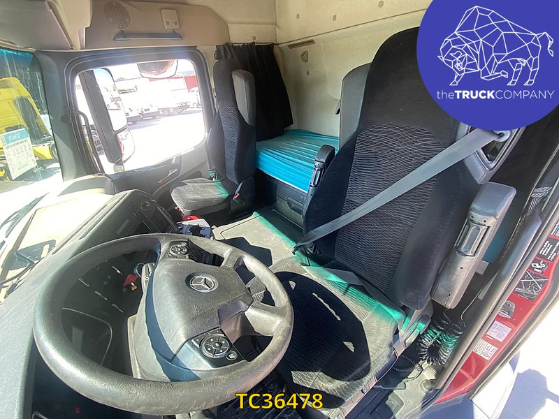 Mercedes-Benz Actros 1842 - Nyergesvontató: 5 kép. Mercedes-Benz Actros 1842 - Nyergesvontató: 5 kép.