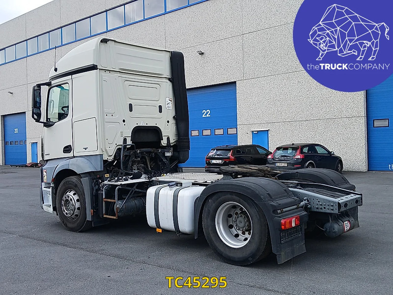 Mercedes-Benz Actros 1843 - Nyergesvontató: 3 kép. Mercedes-Benz Actros 1843 - Nyergesvontató: 3 kép.